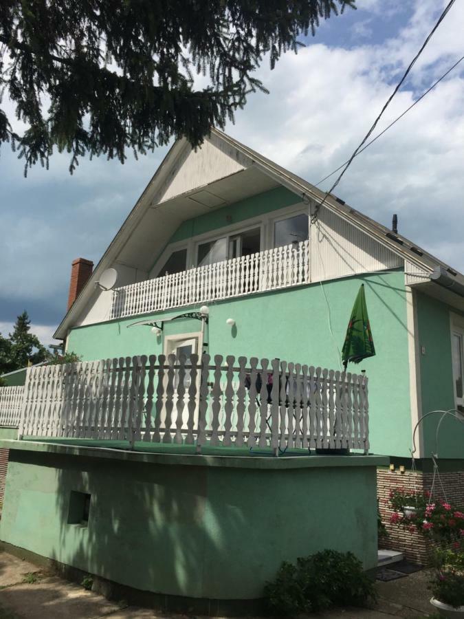 Rozsavoelgy Apartman Balatonlelle Exterior photo